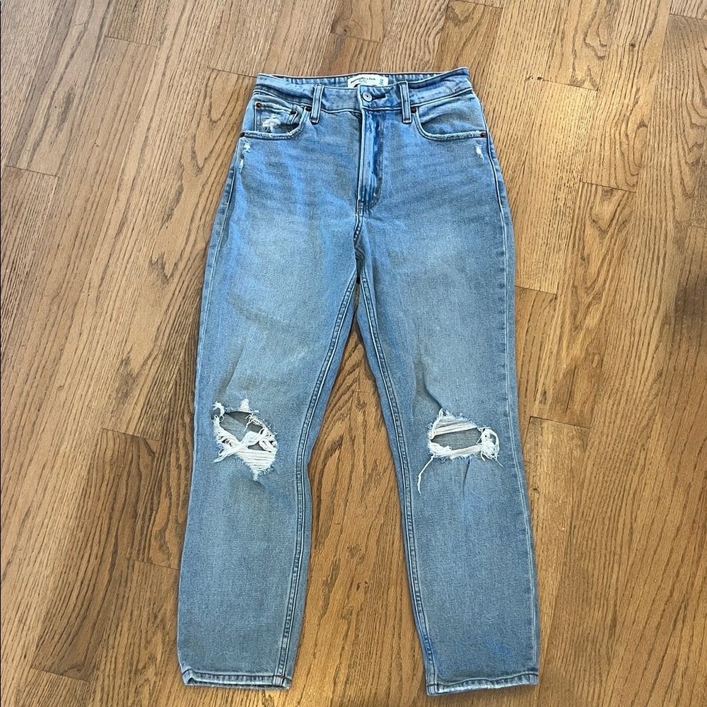 Abercrombie & Fitch The Mom High-Rise Jeans